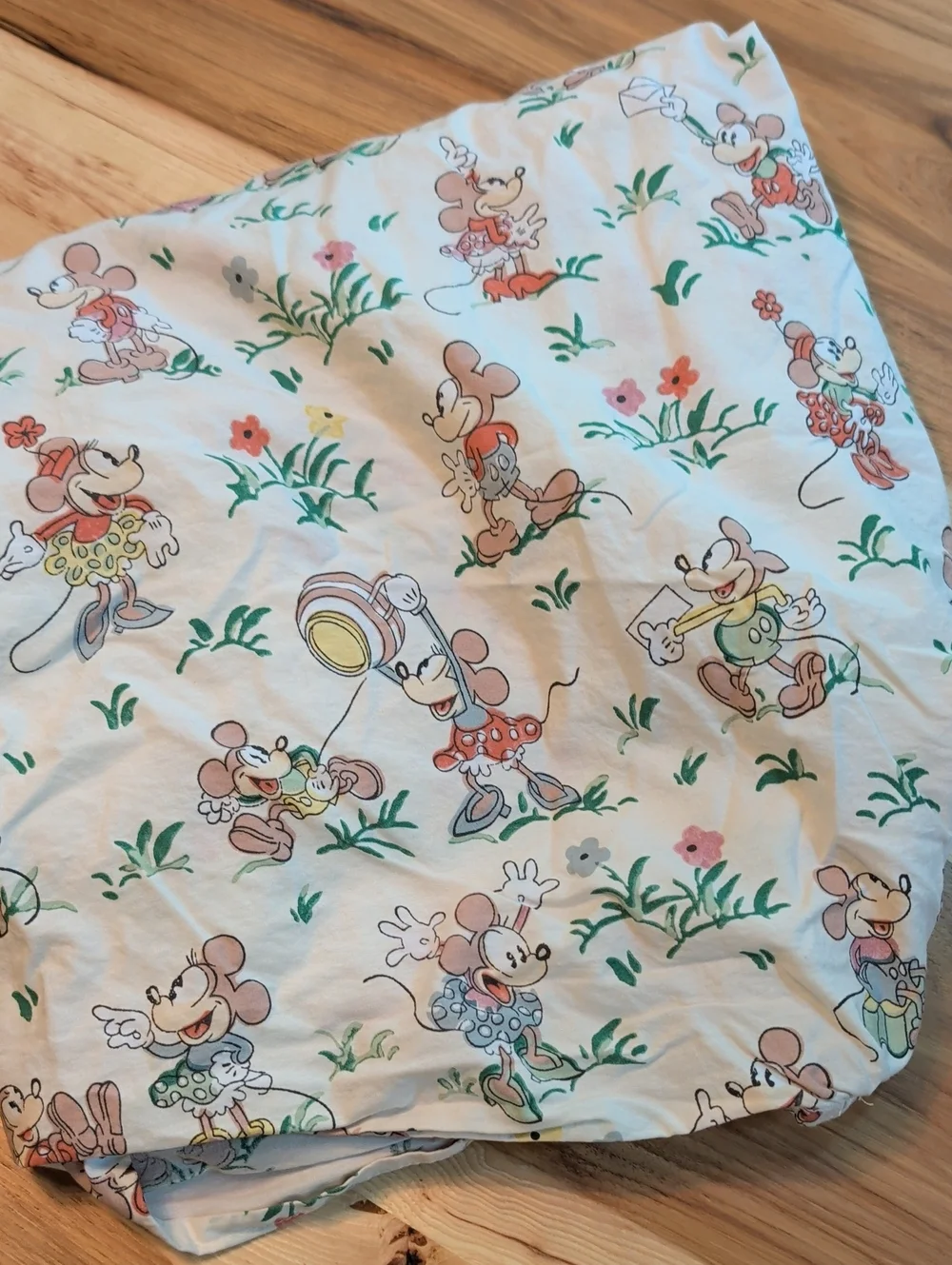 Vintage-Inspired White Mickey Mouse Print Crib Sheet Pottery Barn